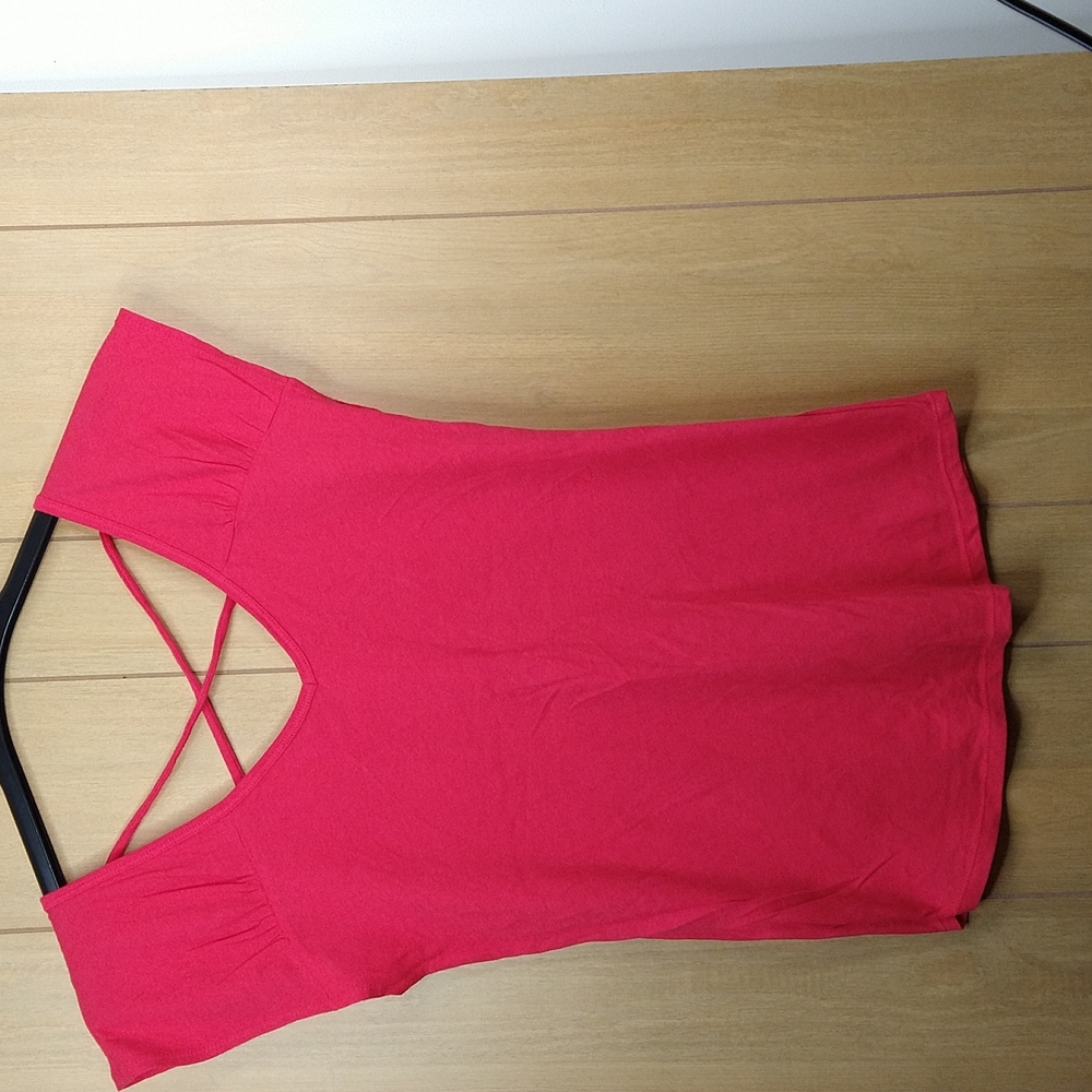 Red Sleeveless Tee shirt Size: L (11-13)